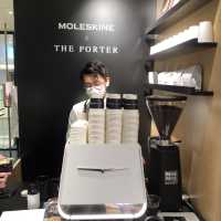 MOLESKINE pop up store期間限定店玩流體畫飲靚咖啡