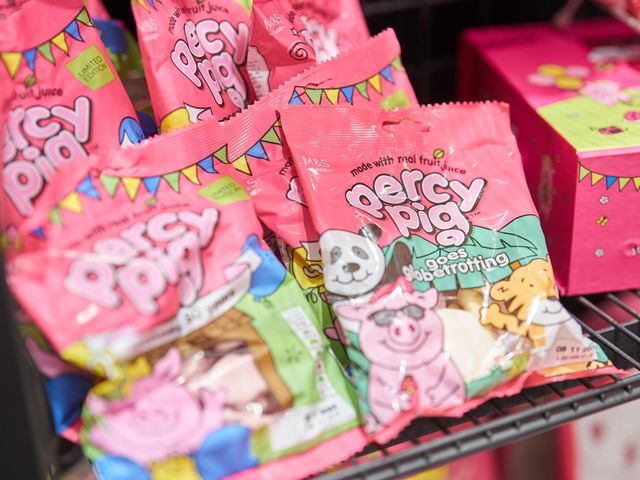 英國馬莎慶Percy小豬30歲生日