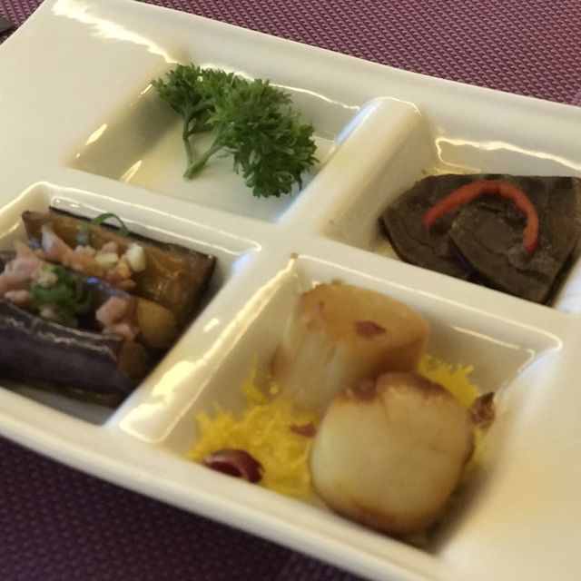 InterContinental Grand Stanford staycation: in-room Chinese dinner