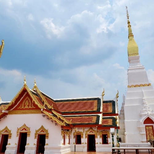 เที่ยวชม วัดพระธาตุเชิงชุมวรวิหาร @สกลนคร