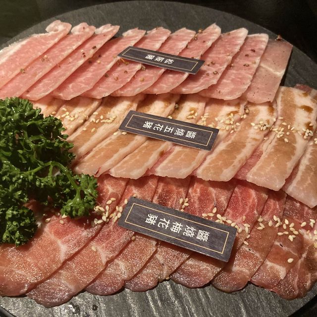吃裝潢、吃服務、吃肉的品質