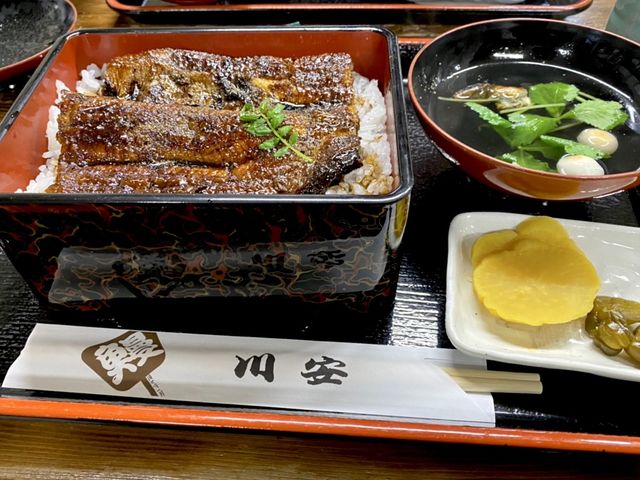紅葉の名所、香嵐渓🍁にある【うなぎ川安】
