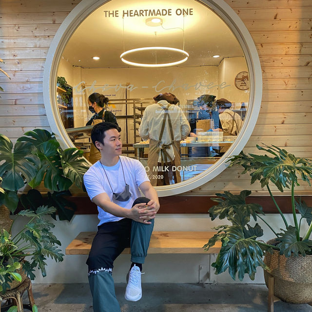 ร้านโดนัทชีวาชาวี โดนัทญี่ปุ่นแป้งนุ่มที่เชียงใหม่