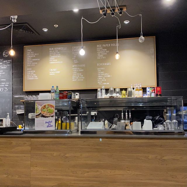 시드니 마스코트 역 근처에서 만난 쌀국수집! 😋