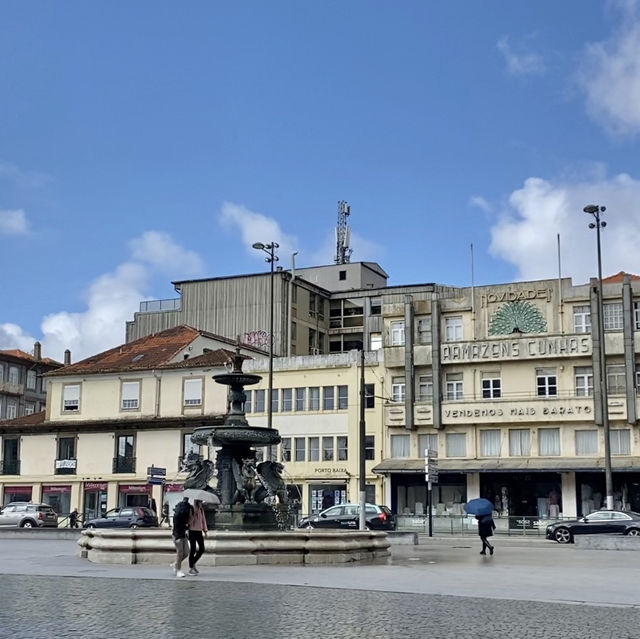 세상에서 가장 작은 집이 공존하는, 포르투의 카르무성당🇵🇹✨