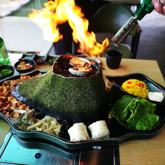 人氣頂爆海鮮燒烤火山🌋將把火山🌋劈開🥢劈開🍾