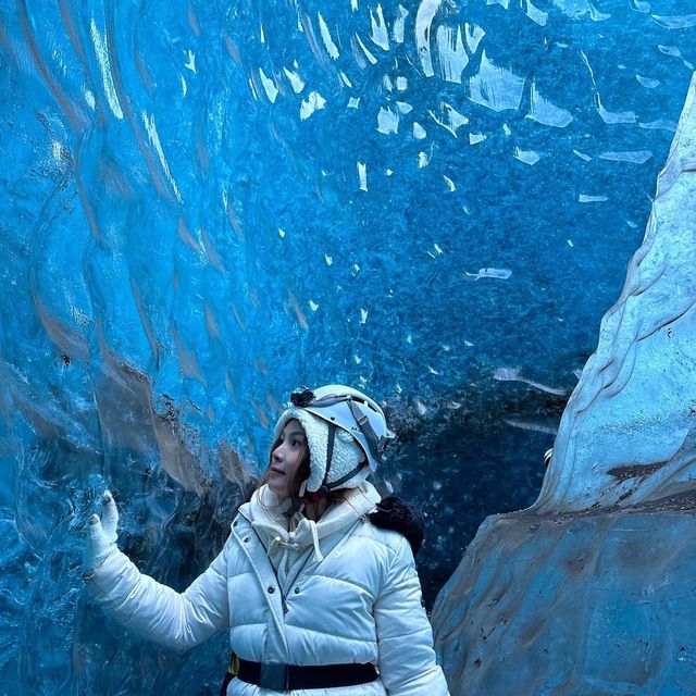 Hang Động Băng xứ Iceland