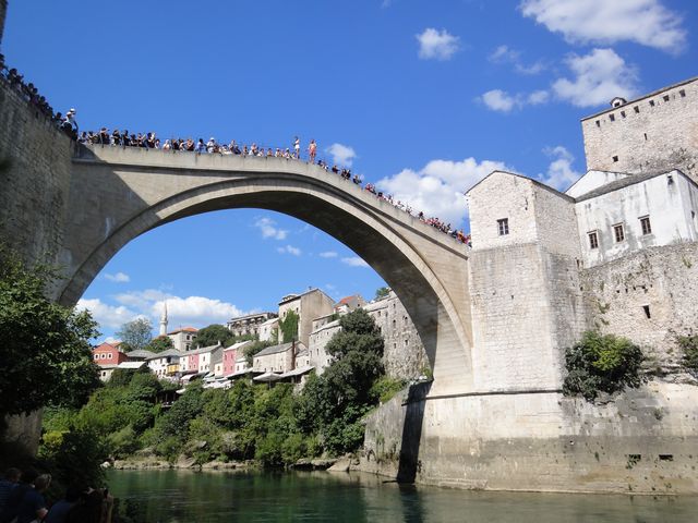 ボスニア・ヘルツェゴビナ　モスタルの古い橋
