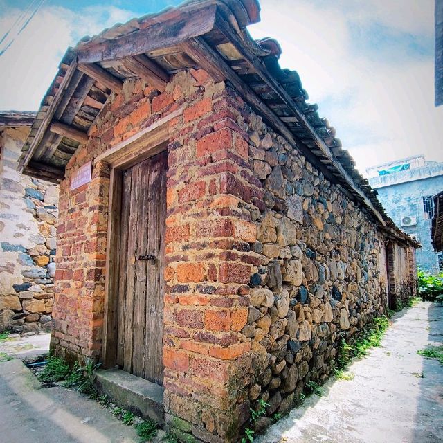 Xitou Stone Alley