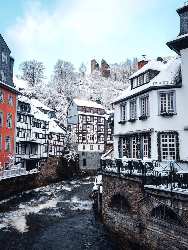 One of Germany's most beautiful town | Monschau's winter wonderland ||