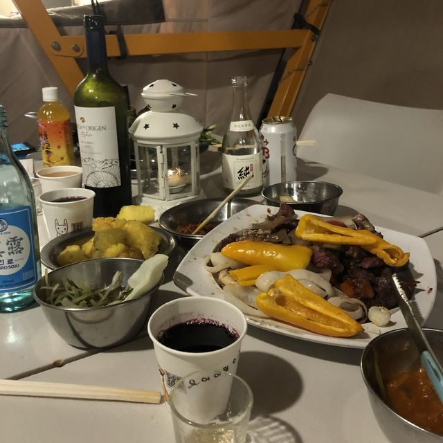 친구들과 함께 캠핑을 즐기며 우정을 다지는 “파크오브드림”
