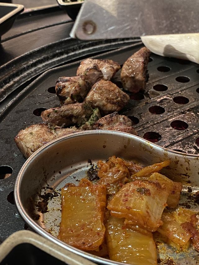 삽모양 불판에서 구워먹는 고기, 로산가옥🥩 삽모양 불판에서 구워먹는 고기, 로산가옥🥩