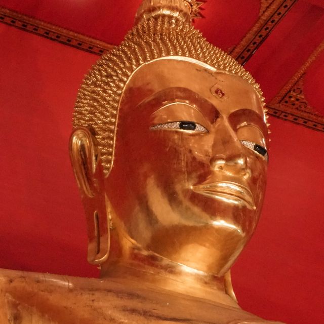 พระพุทธรูปใหญ่หล่อด้วยทองสัมฤทธิ์องค์เดียวในประเทศ