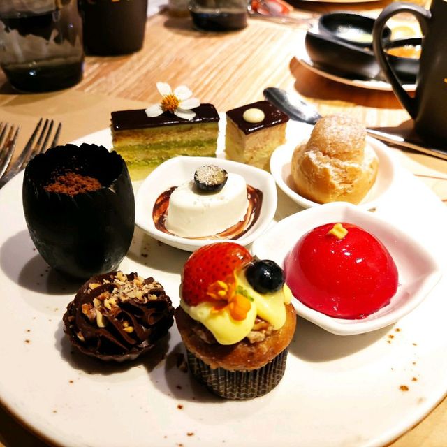 香港柏寧鉑爾曼酒店 Playt 自助晚餐