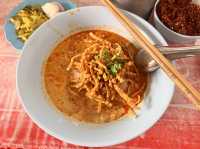 ร้านข้าวซอยลุงประกิต กาดก้อม
