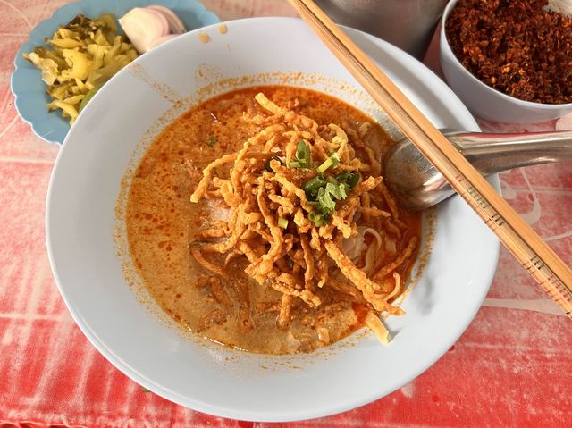 ร้านข้าวซอยลุงประกิต กาดก้อม