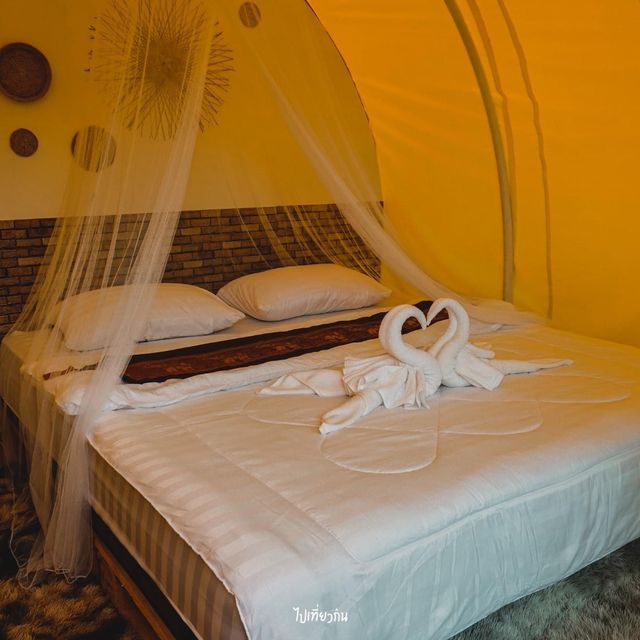 ไปนอนแช่อ่างชมวิวทุ่งนาและภูเขา ⛺