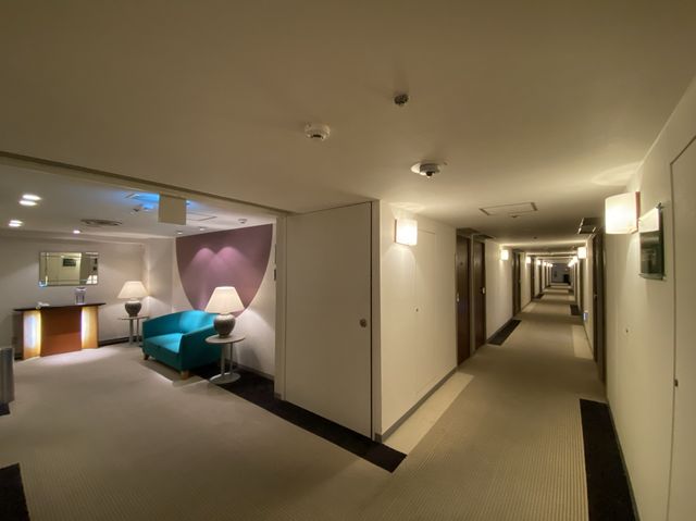 東京・目黒。目黒駅からJRに沿って歩くと到着『ホテルプリンセスガーデン』