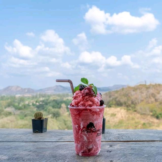 ต้นไม้ใบหญ้า Cafe' at แก่งกระจาน 🏕