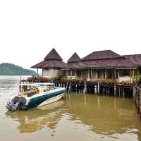 สลักเพชรซีฟู้ดแอนด์รีสอร์ท