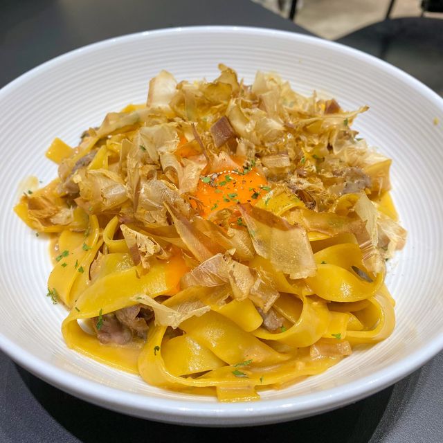 ［食.黃埔] 型格金屬風cafe| 男友終於不用呆等女友剪髮
