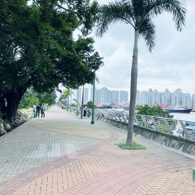青山灣海濱長廊！