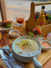 ALOHA BEACH CAFE บางแสน 🌴