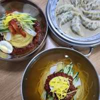 석쇠불고기까지 함께 나오는 경주여행 밀면맛집 : 불국사밀면
