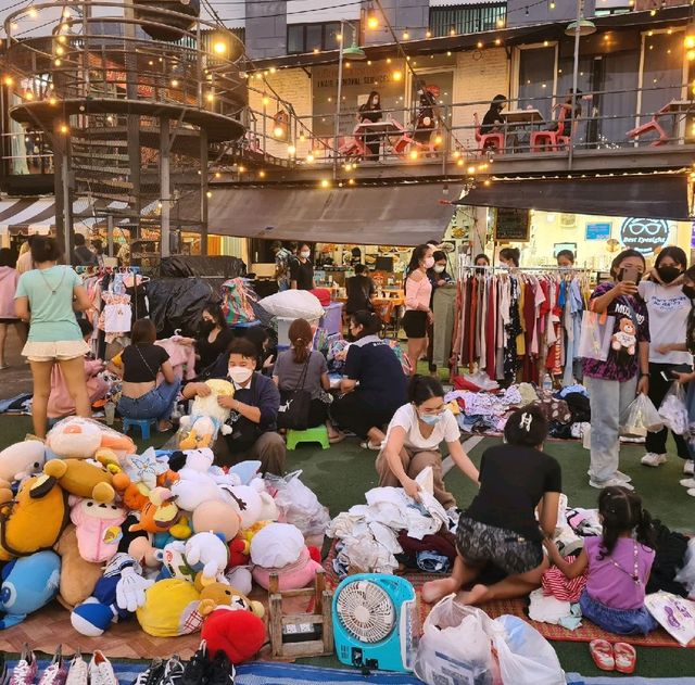 ตลาดนัดชิลล์วา ภูเก็ต

(Chillva Market)