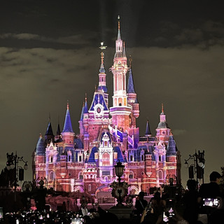 Pertunjukan kembang api di Shanghai Disneyland benar-benar menakjubkan!