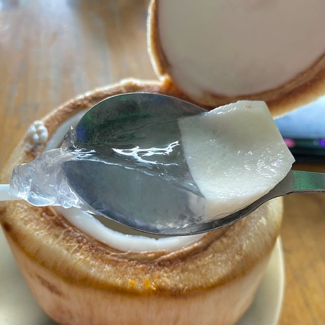 동남아에 가면 코코넛을 먹어야해! 베트남 다낭 로컬카페추천