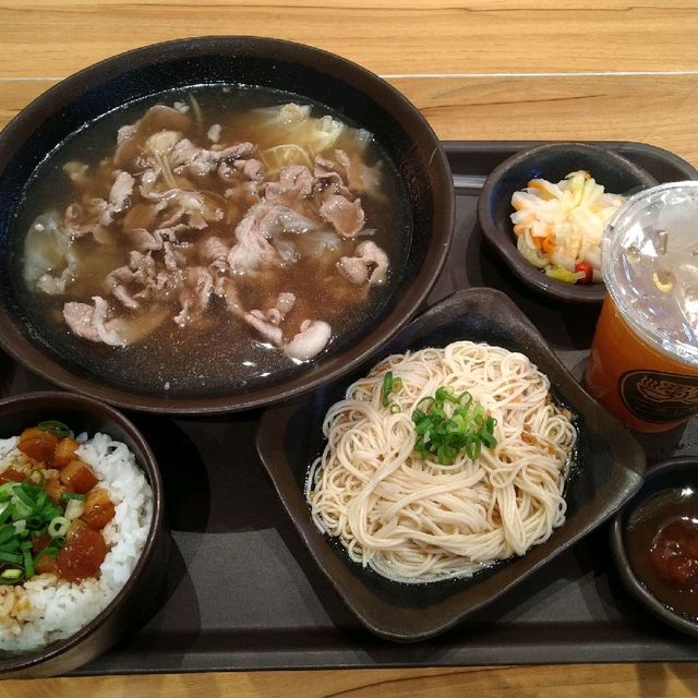 寒冷冬天來上一碗小羊肉暖暖胃