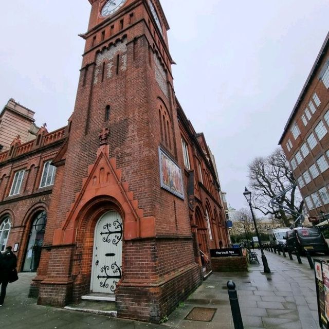英国的二线小城市Hove有很多漂亮的教堂。