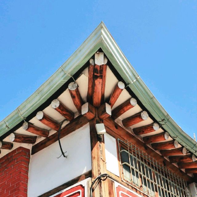 서울 도심 속 전통이 살아 숨쉬는 북촌한옥마을
