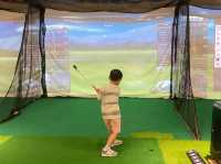 特色親子餐廳！有自動高爾夫球練習場和playroom~