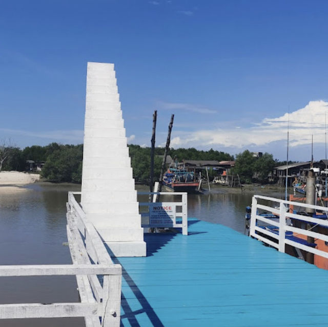 Beautiful fishing village seafood restaurant 