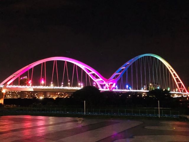 白天晚上都漂亮🌤️🌙 Crescent Bridge 新月橋