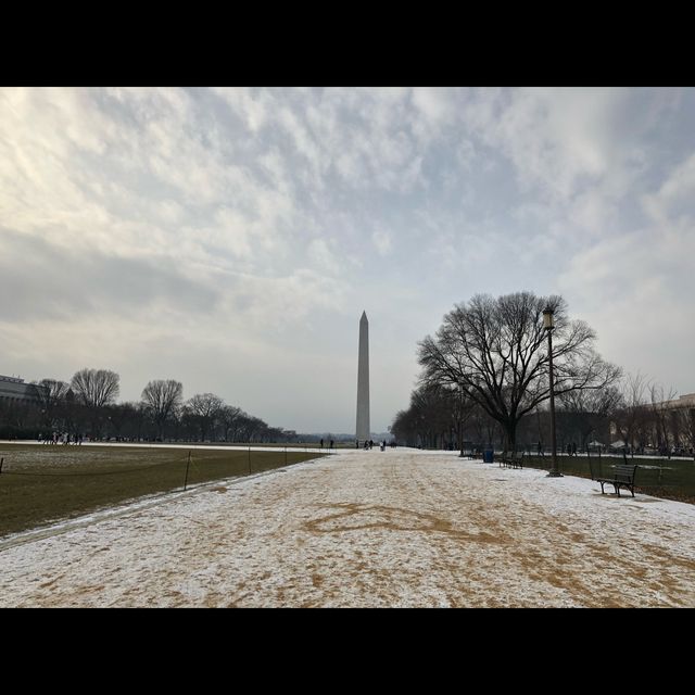 มาถ่ายรูปกับ Washington Monument กัน