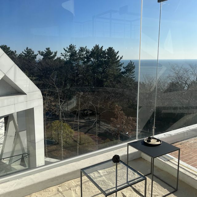 오션뷰가 보이는 가구 쇼룸, 무브먼트랩 플래그쉽 스토어