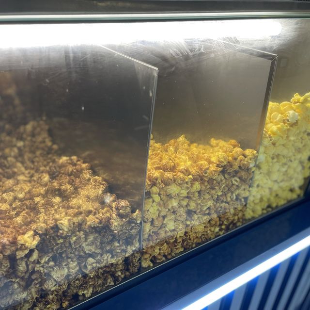 新鮮又香的即製爆谷 POPCORN