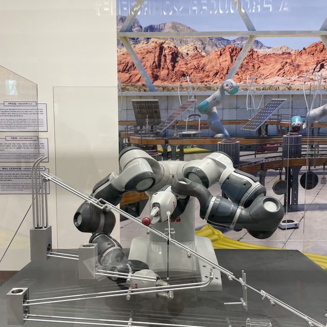 현대모터스 스튜디오 부산과 비트라가 만난 로봇 전시