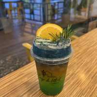 Cafe De Wa (คาเฟ่เดอวา)  คาเฟ่ติดทะเล