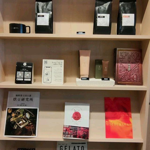周末寫意遊：黃昏西環海中心公園,意式cafe「coffeelin」