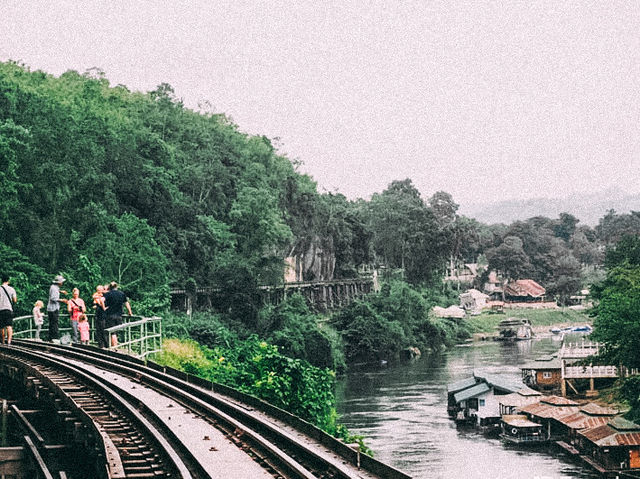 ถ้ำกระแซ ทางรถไฟสายมรณะ กาญจนบุรี