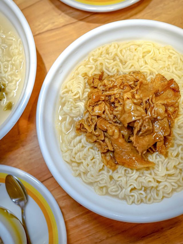 沙嗲牛麵要一試，菠蘿包要食一次