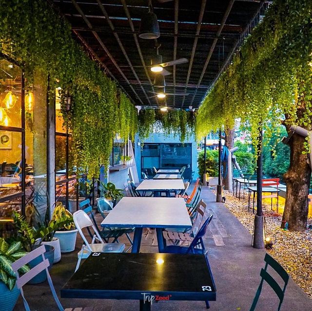 ร้านอาหารและคาเฟ่นั่งชิล ฟังเพลง ไปได้ทั้งครอบครัว