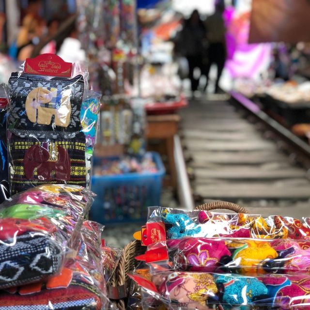 タイのメークロン市場🇹🇭