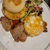 Beans the Rambler週末，週日期間制定早餐