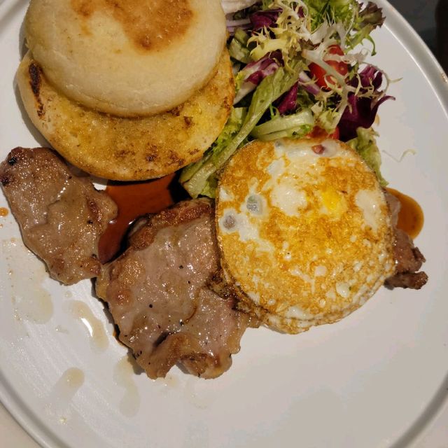 Beans the Rambler週末，週日期間制定早餐