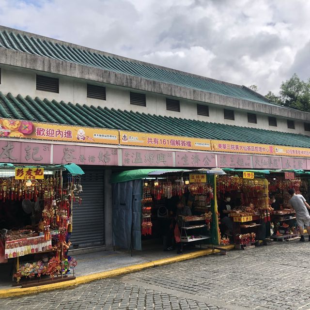 Wong Tai Sin Temple: An intriguing mix of colours and calm in Hong Kong
